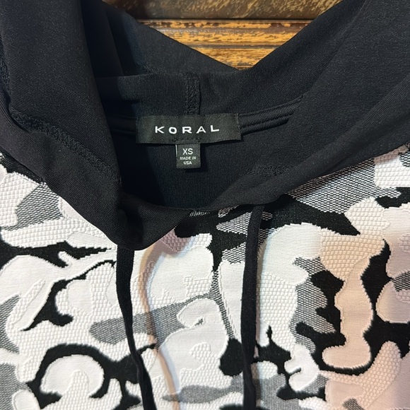 Koral Black and White Camo Sweatshirt Hoodie XS - Picture 2 of 7